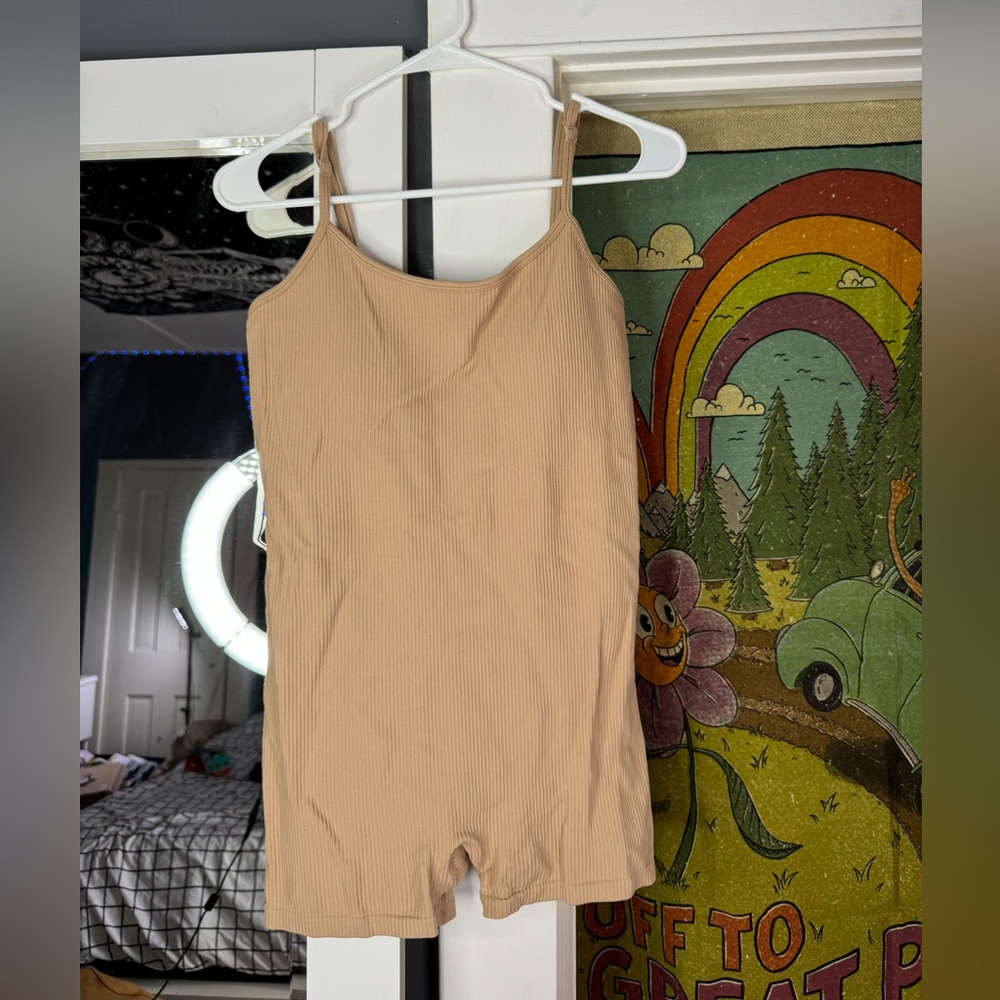 Tan ribbed jumper